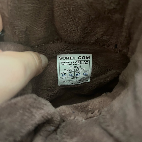 Sorel, 7.5 winter boots, brown and tribal print. - Picture 5 of 6